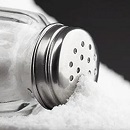 食事に塩をかける習慣は寿命を縮める？