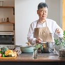 料理が苦手な高齢者の一人暮らしでは死亡リスクが高まる？