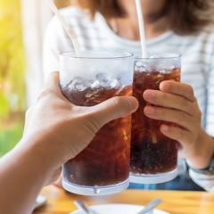 加糖飲料の毎日の摂取は胃がんのリスク上昇と関連